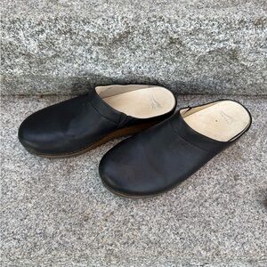 Dansko Black Leather Women's Mules
